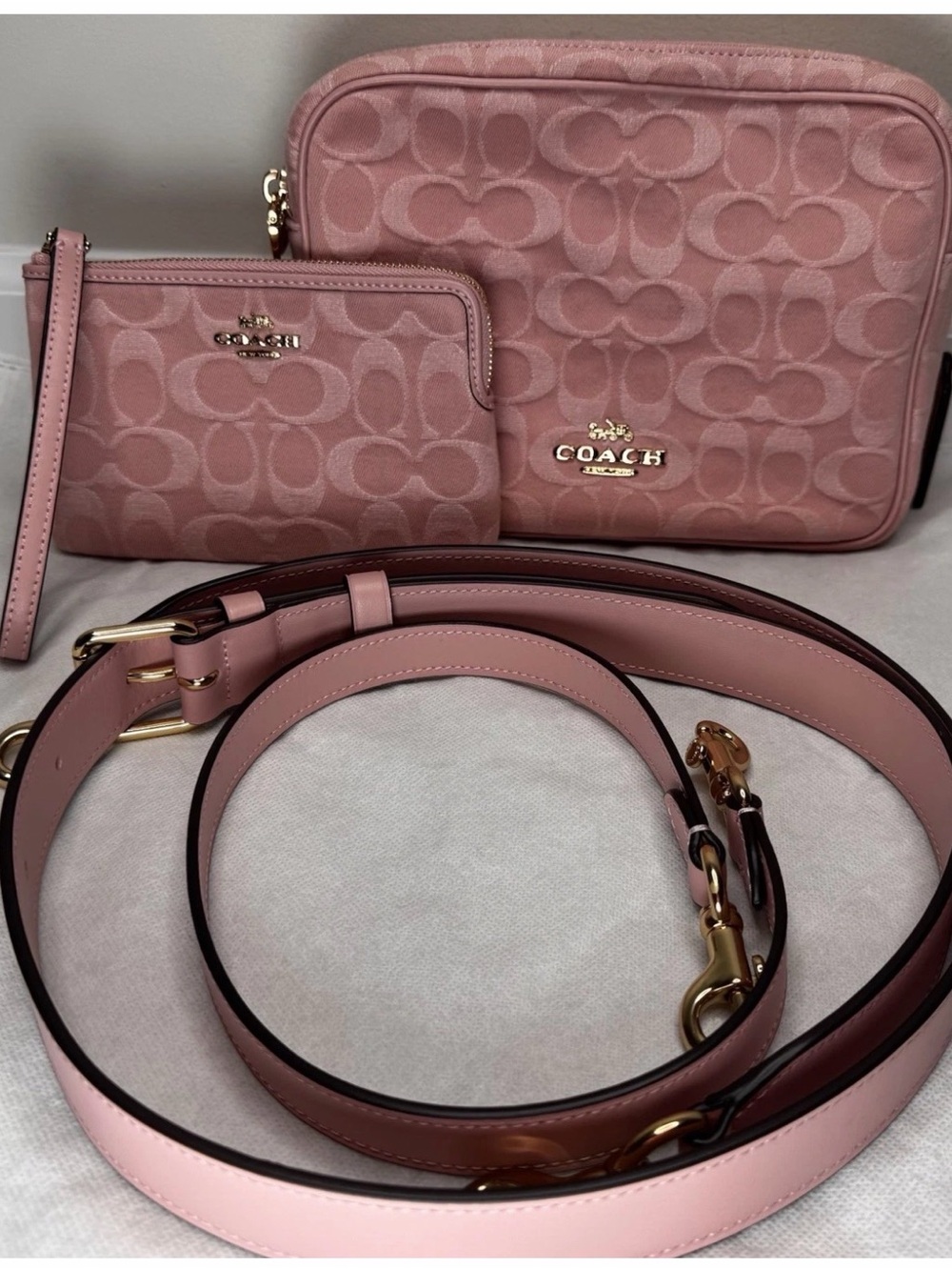 Coach Carey Shoulder/Crossbody Bag In Signature Denim/Gold/Light Pink CER69 - Picture 5 of 16